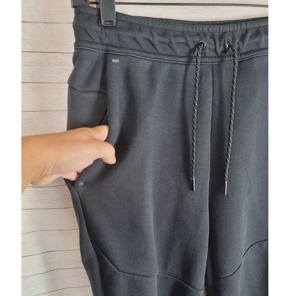 Nike Sportswear Tech Fleece Joggers in Black, sz Small - Picture 5 of 16
